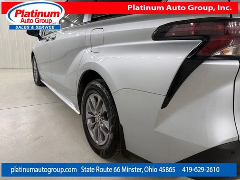 Used 2023 Toyota Sienna XLE AWD/4WD image 49