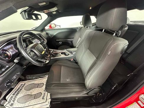 Used 2020 Dodge Challenger SXT RWD image 15