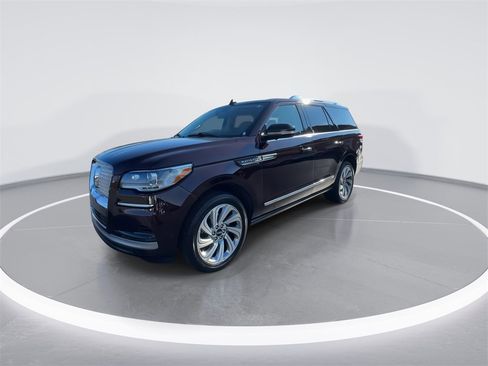 Used 2024 Lincoln Navigator Reserve w/ Equipment Group 201A image 4