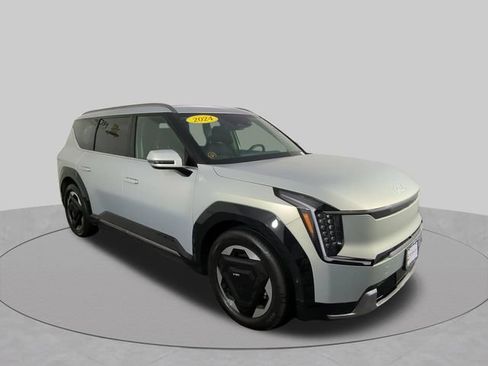 Used 2024 Kia EV9 Land AWD/4WD image 13