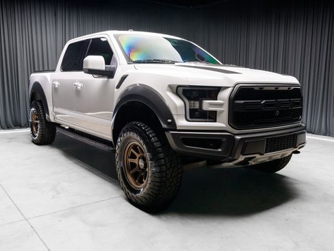 Used 2017 Ford F150 Raptor w/ Equipment Group 802A Luxury AWD/4WD image 16