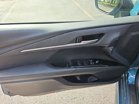 Used 2025 Toyota Camry SE FWD image 19