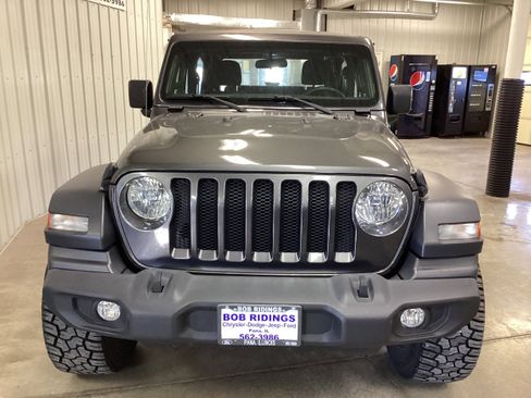 Used 2018 Jeep Wrangler Sport image 8