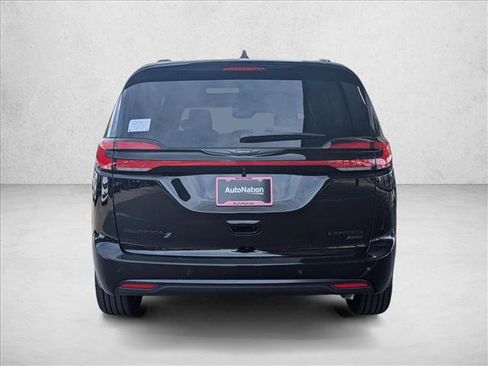 New 2026 Chrysler Pacifica Limited w/ S Appearance Package AWD/4WD image 7