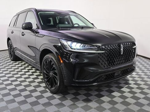 New 2026 Lincoln Aviator Reserve w/ Jet Appearance Package AWD/4WD image 9