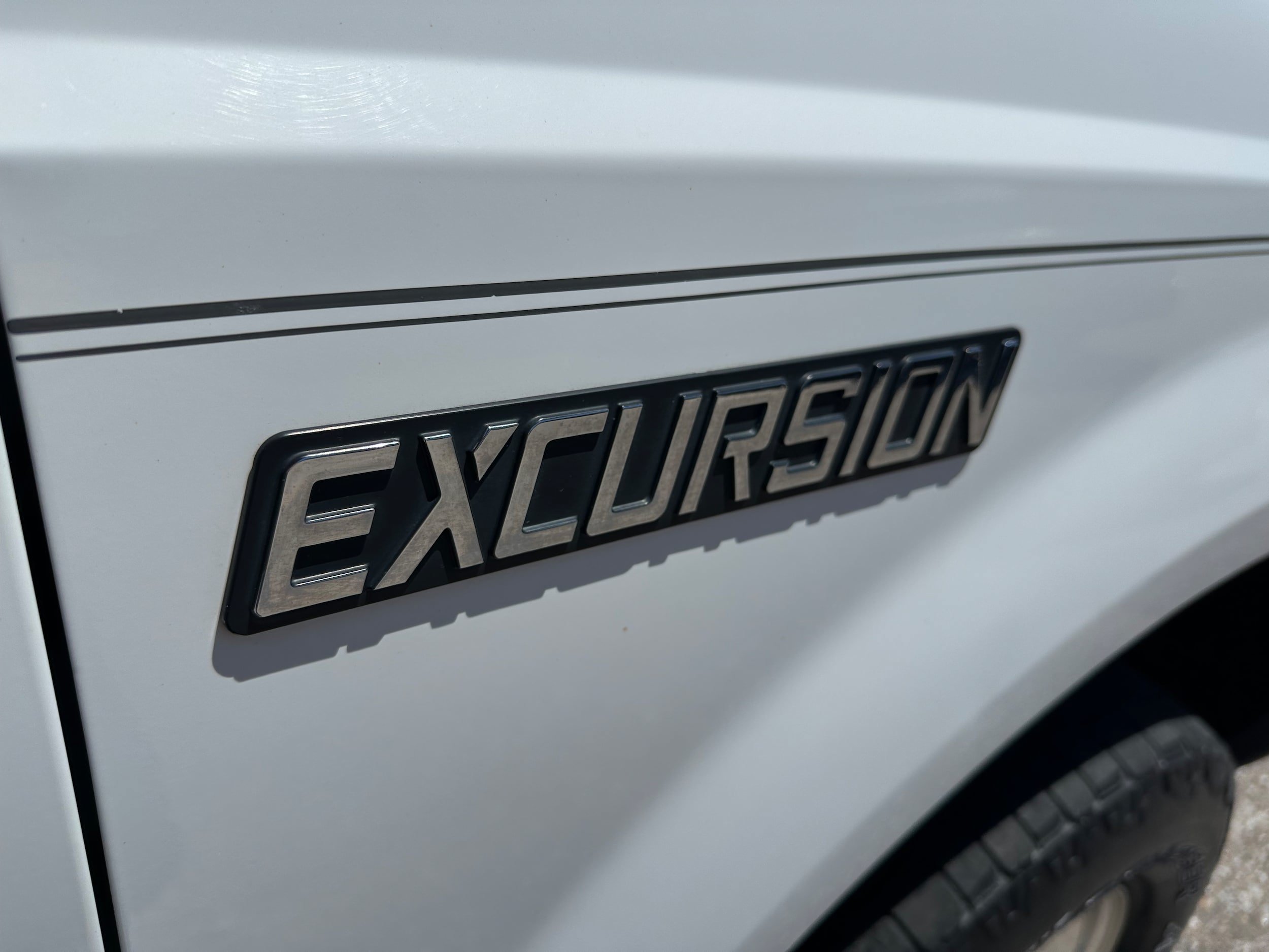 Used 2004 Ford Excursion XLT AWD/4WD image 31