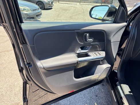 Used 2025 Mercedes-Benz GLA 250 image 18
