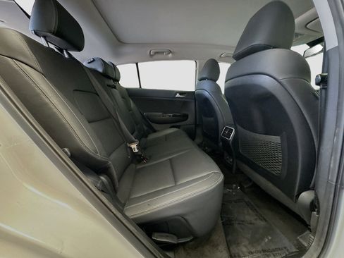 Used 2022 Kia Sportage EX w/ EX Technology Package image 19