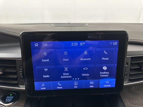 Used 2020 Ford Explorer Platinum AWD/4WD image 18
