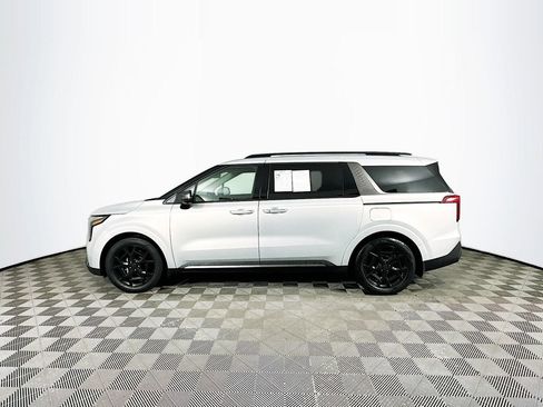 Used 2026 Kia Carnival SX w/ SX Dark Edition Package image 5