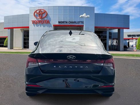 Used 2023 Hyundai Elantra SEL w/ Cargo Package FWD image 6