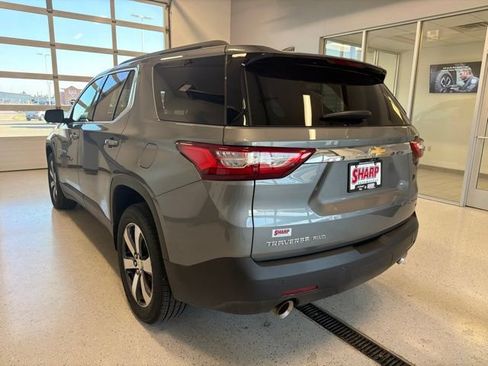 Used 2020 Chevrolet Traverse LT w/ LT Premium Package AWD/4WD image 5
