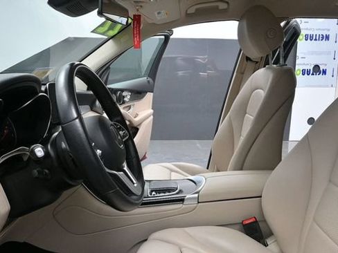 Used 2022 Mercedes-Benz GLC 300 4MATIC image 17