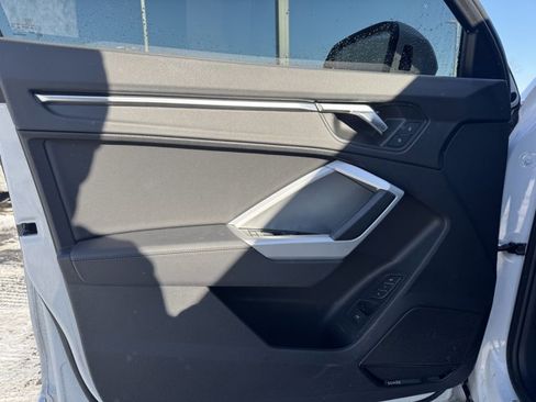 Used 2022 Audi Q3 2.0T Premium Plus image 5