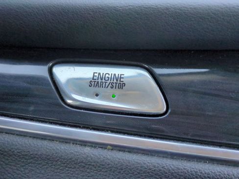 Used 2020 Buick Enclave Essence w/ Sound and Sites Package image 29