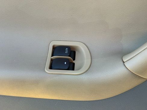 Used 2007 Pontiac Solstice Convertible w/ Premium Package image 24