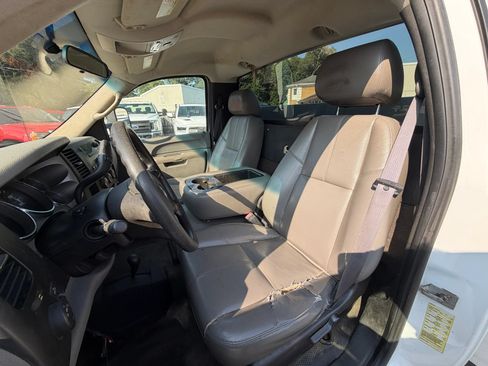 Used 2011 Chevrolet Silverado 3500 W/T AWD/4WD image 14