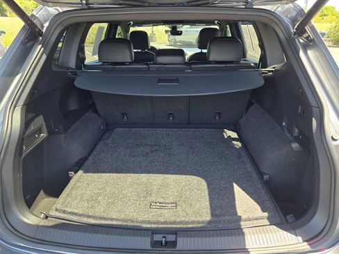 Used 2022 Volkswagen Tiguan SE R-Line AWD/4WD image 35