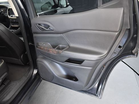 Used 2020 GMC Acadia Denali image 9