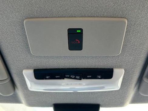 Certified 2024 Nissan Kicks SV FWD image 37
