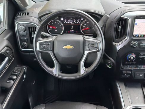 Used 2022 Chevrolet Silverado 1500 LTZ w/ LTZ Premium Package AWD/4WD image 11