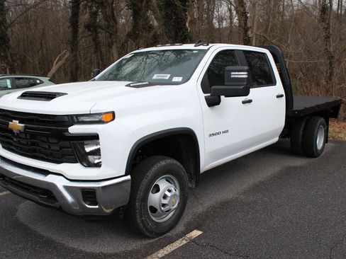 New 2026 Chevrolet Silverado 3500 W/T w/ WT Convenience Package image 2
