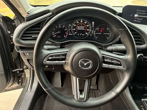 Used 2021 MAZDA MAZDA3 s image 17
