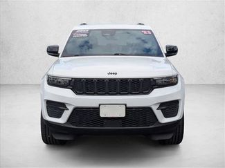 Used 2023 Jeep Grand Cherokee Altitude video 2