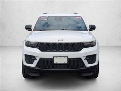 Used 2023 Jeep Grand Cherokee Altitude