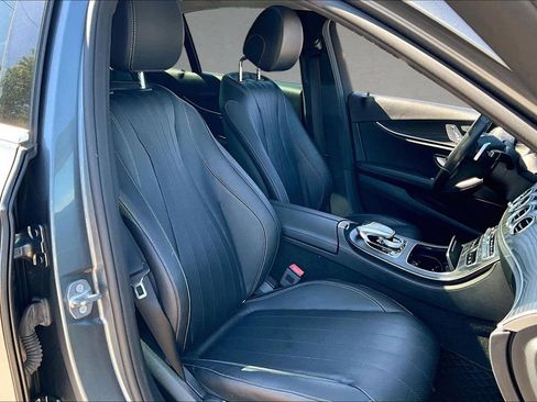 Used 2018 Mercedes-Benz E 300 4MATIC image 35