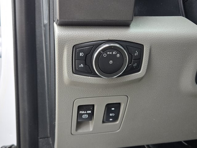 Used 2015 Ford F150 XLT w/ Equipment Group 302A Luxury AWD/4WD image 24