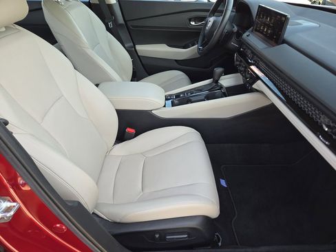 Used 2025 Honda Accord EX-L image 17