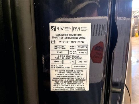 Used 2023 Mercedes-Benz Sprinter 2500 image 36