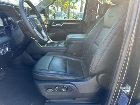 Used 2024 GMC Sierra 3500 Denali w/ Denali Reserve Package image 19
