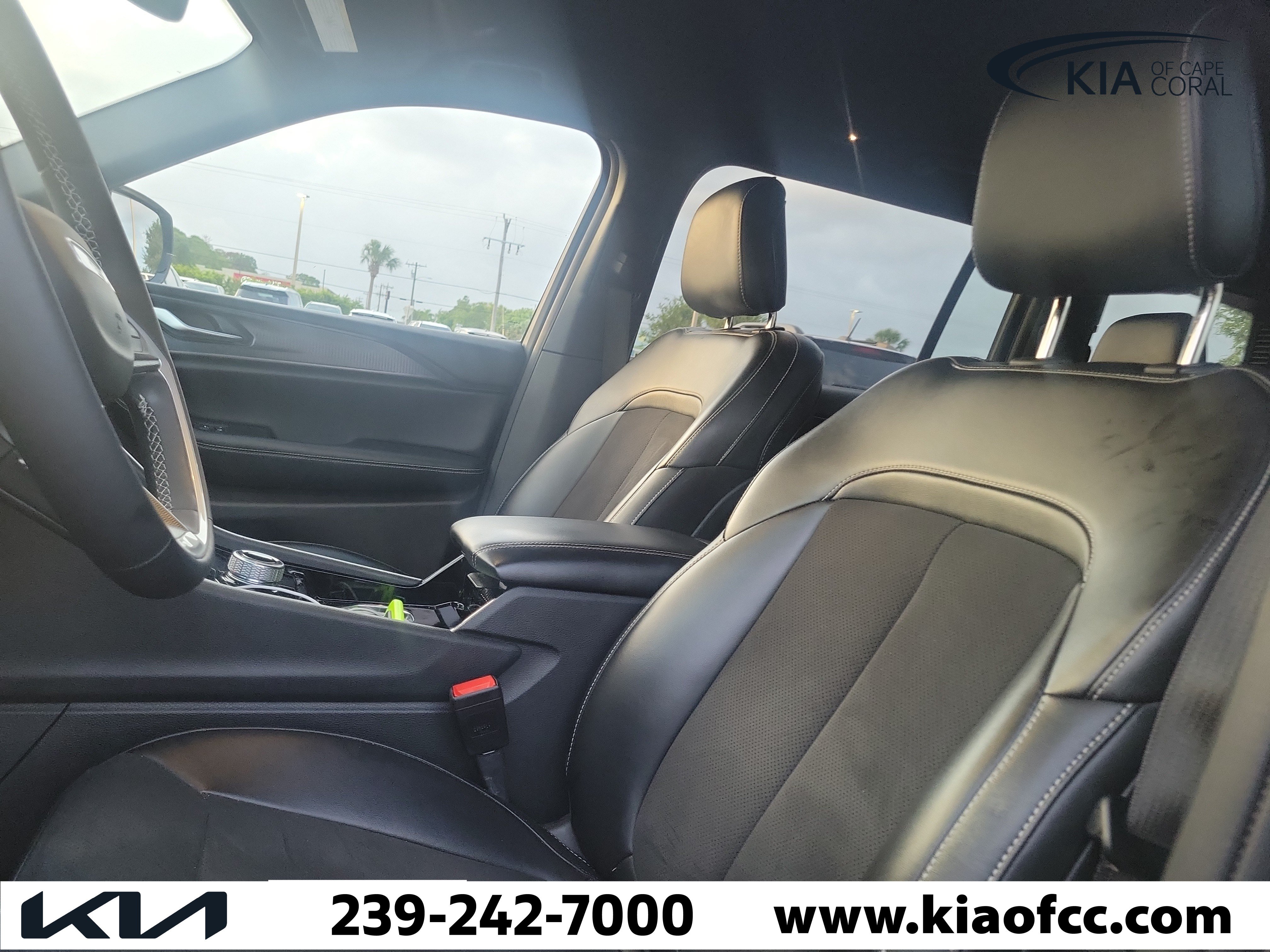 Used 2023 Jeep Grand Cherokee L Laredo AWD/4WD image 25