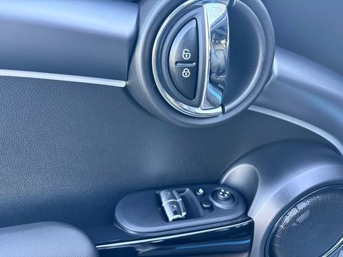 Used 2024 MINI Cooper SE image 21