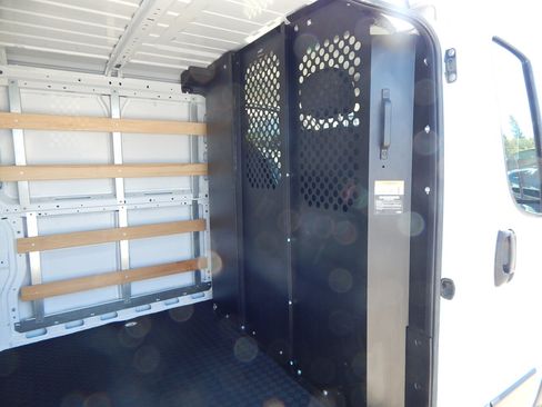Used 2025 RAM ProMaster 2500 w/ U-Haul Equipment Group FWD image 11