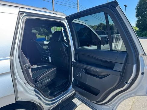 Used 2022 Ford Expedition Limited AWD/4WD image 15