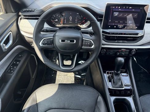 Used 2023 Jeep Compass Latitude AWD/4WD image 22