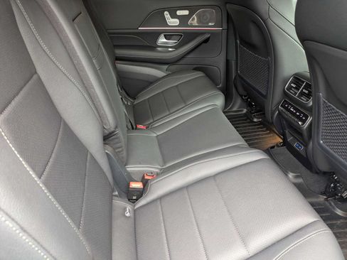 Used 2024 Mercedes-Benz GLS 450 4MATIC image 21