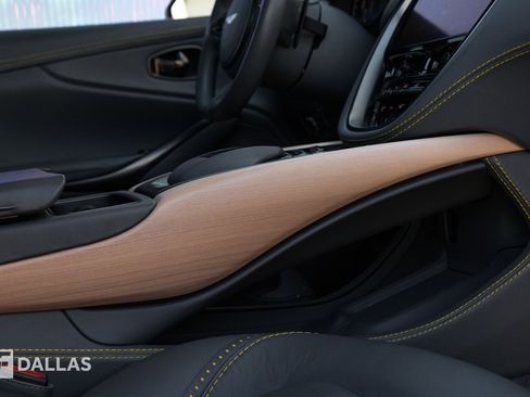 Used 2021 Aston Martin DBX image 39