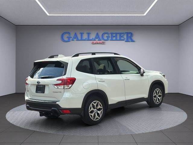 Used 2019 Subaru Forester Premium AWD/4WD image 4