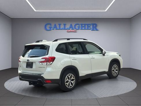 Used 2019 Subaru Forester Premium AWD/4WD image 4