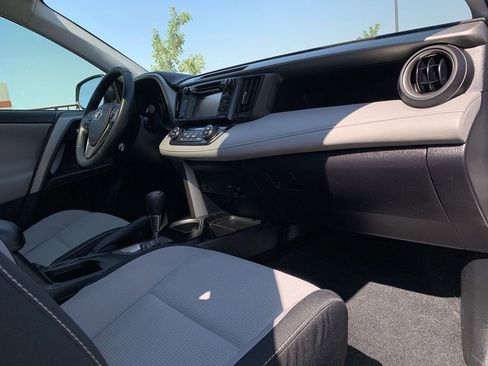 Used 2018 Toyota RAV4 XLE image 30