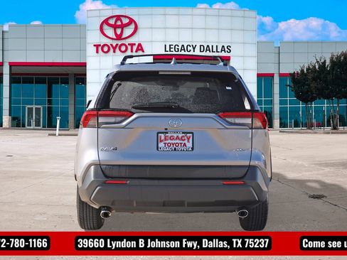 Used 2025 Toyota RAV4 XLE image 9