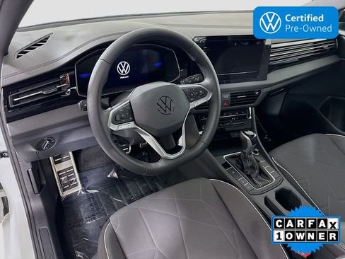 Certified 2025 Volkswagen Jetta Sport image 9