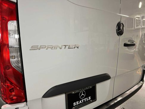 Used 2025 Mercedes-Benz Sprinter 2500 image 15