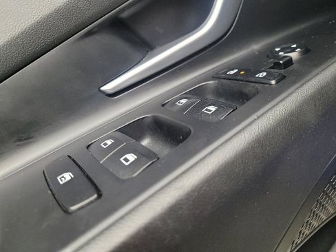 Used 2025 Hyundai Elantra SE FWD image 27
