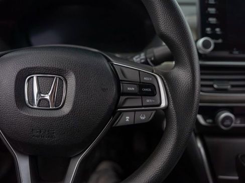 Used 2018 Honda Accord LX image 17