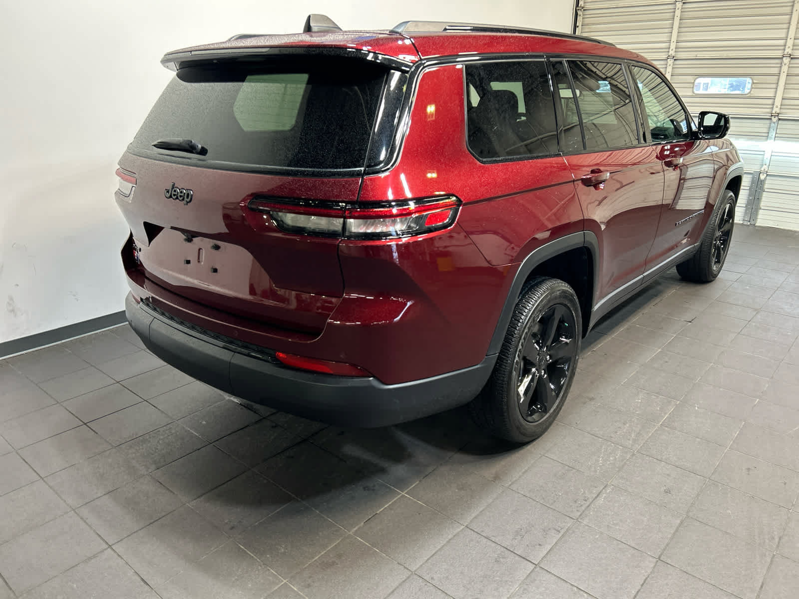 Used 2024 Jeep Grand Cherokee L Altitude AWD/4WD image 3